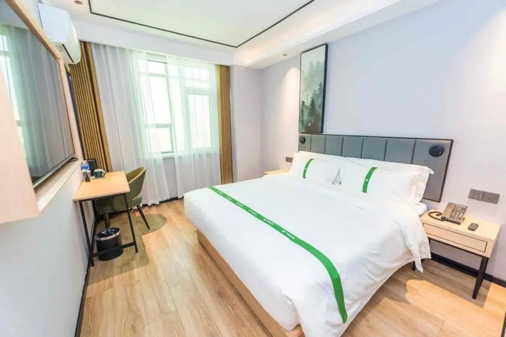 GreenTree Inn Qingdao Licang Shuyan Road Daweng Square Express Hotel