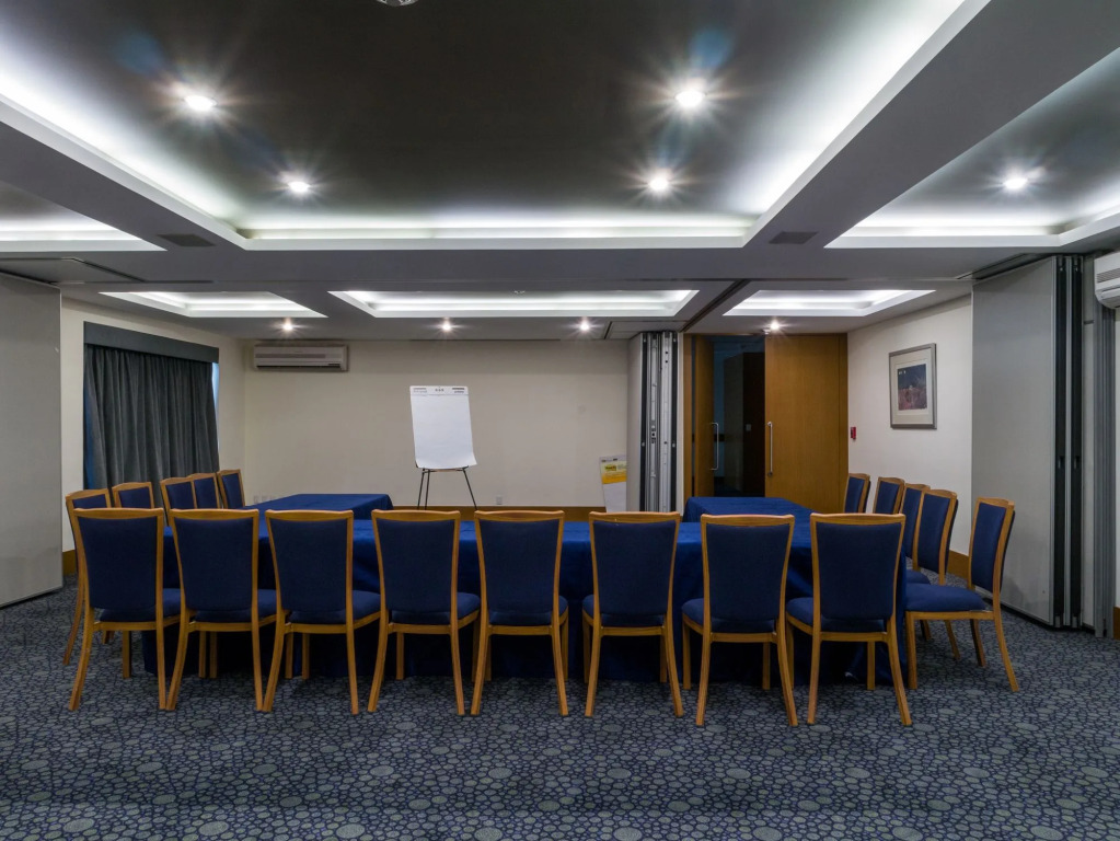 Ventura Hotel & Suites