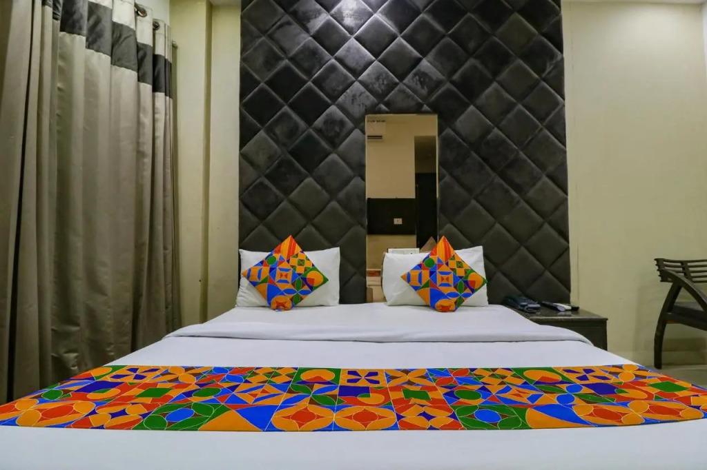 FabHotel Yug Villa