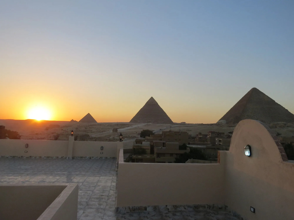 City pyramids inn