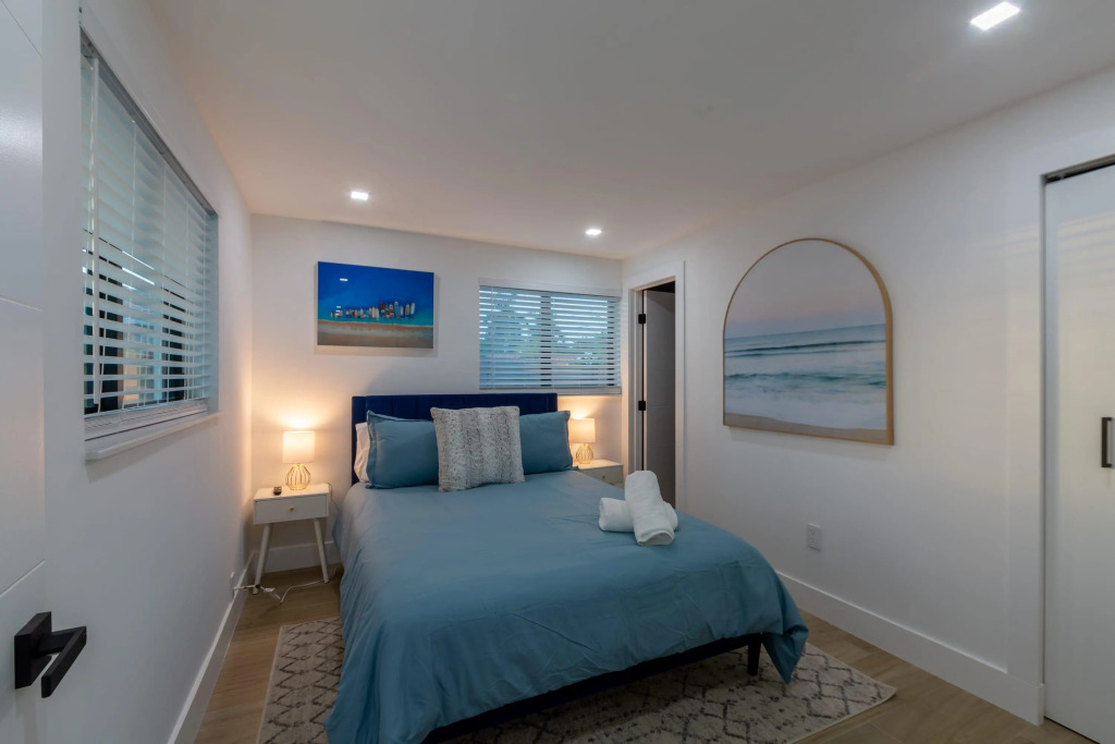 Cozy New Villa w/Cool Cabana+Fire Pit & Games