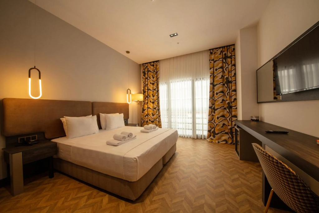 V Center Hotel
