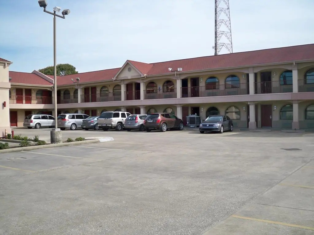 Scottish Inn and Suites Beaumont