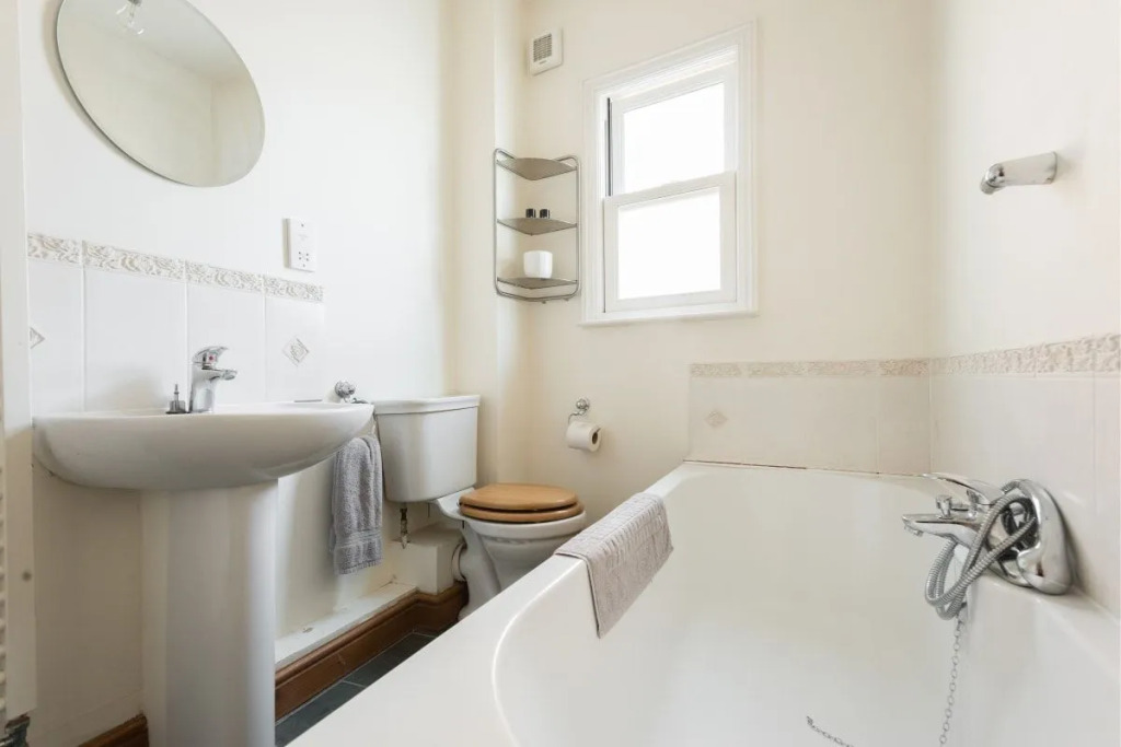 The Great Clarendon Lodge - Large & Stylish 4BDR Home