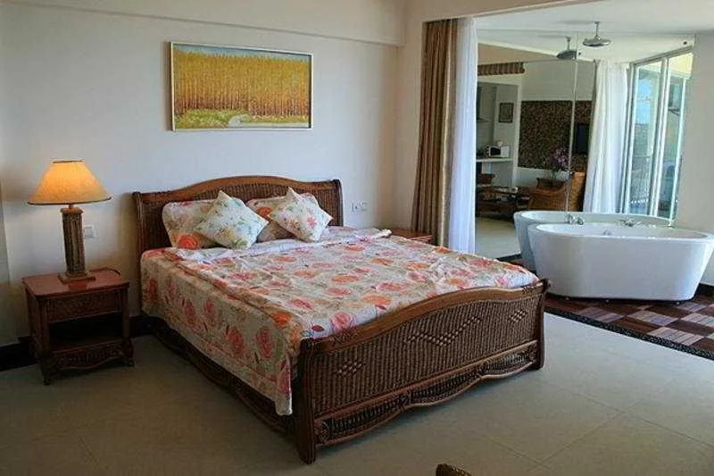 Phoenix Rujia Sea View Holiday