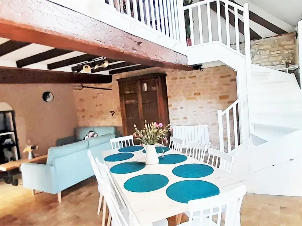Geraeumiges Ferienhaus mit Garten