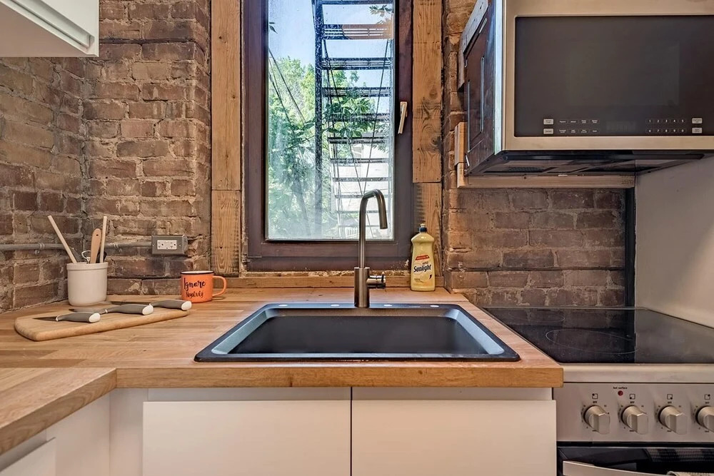 Beautiful Cozy 2-storey Apartment In the of Downtown MTL