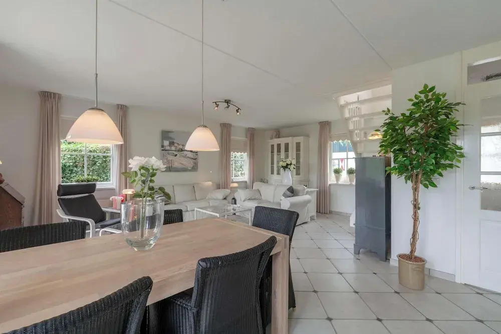 De Buitenplaats 97 villa for 5-people near beach