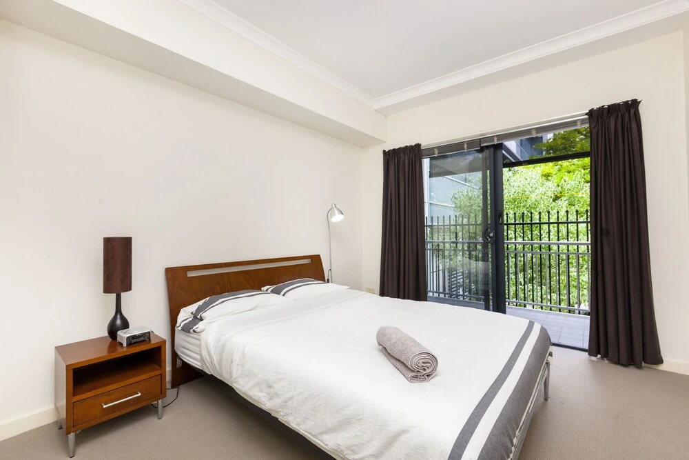 Executive Spacious Inner City Apartment
