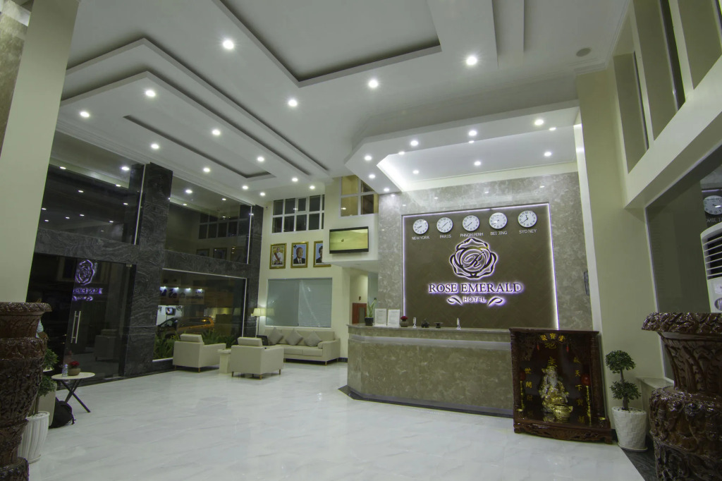 Rose Emerald Hotel