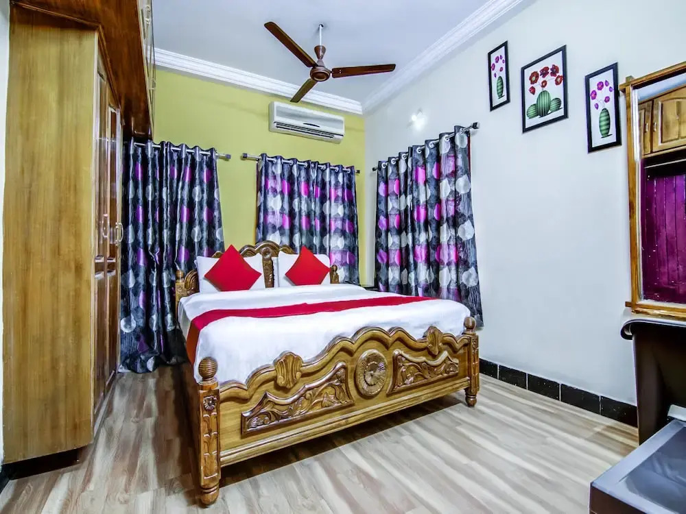 Sunrise Villas by OYO Rooms