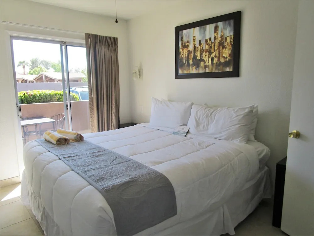 Park Suites at 109 - One Bedroom Apartment