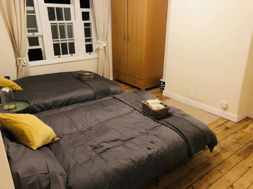 3bed apartment next to eurostar station