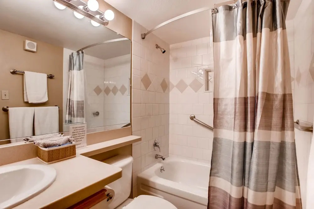 Suites at Jockey Club