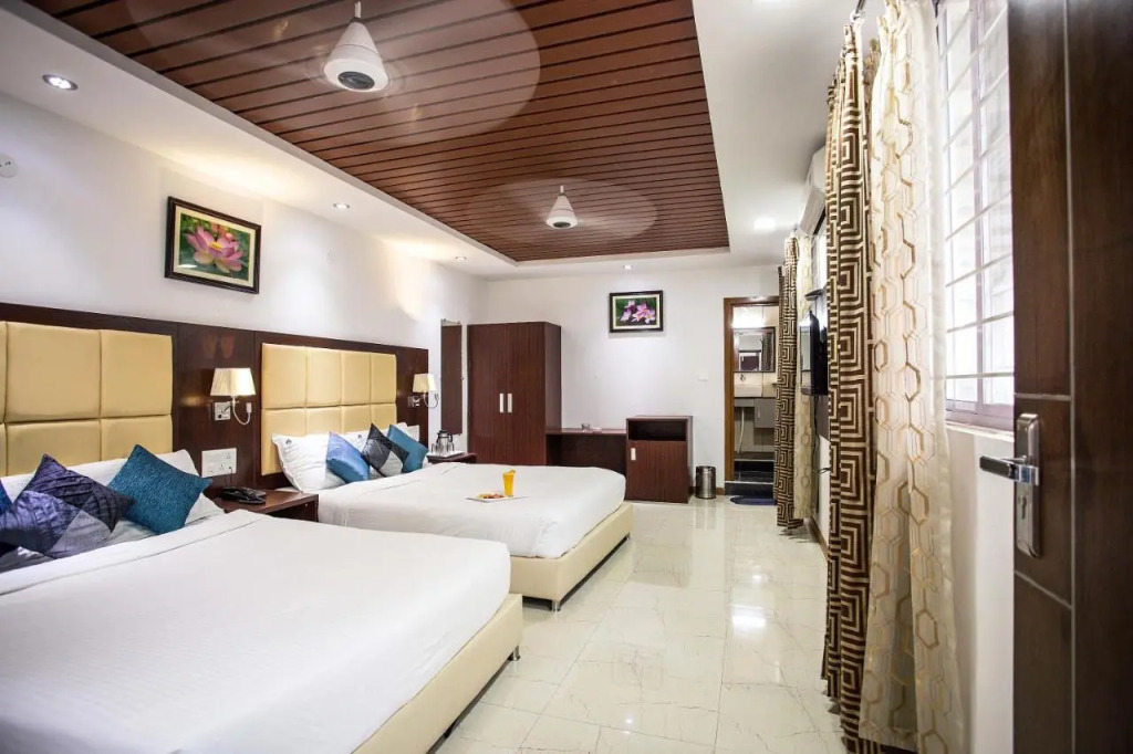 Rajmahal Inn