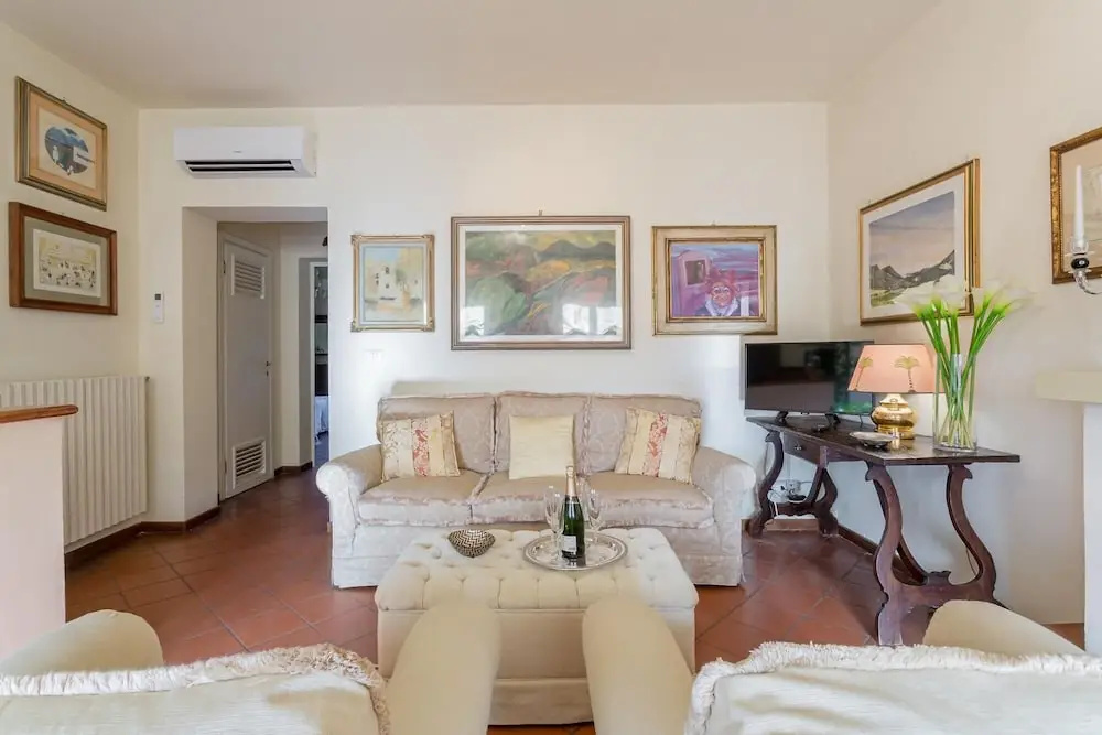 Casa Emy in Lucca With 3 Bedrooms and 2 Bathrooms