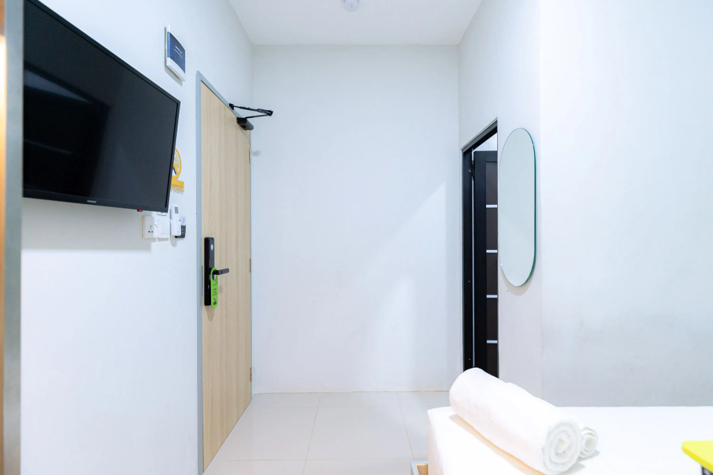 Urbanview Hotel R House Batam by RedDoorz