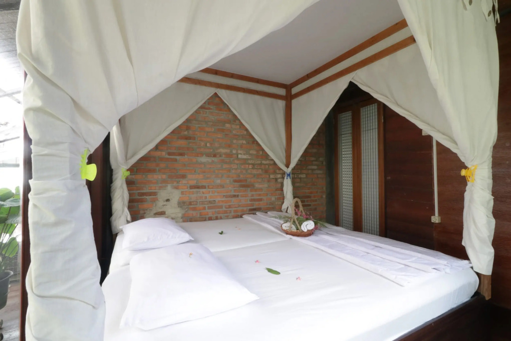 NILA HOUSE, Sharia Family Home Stay