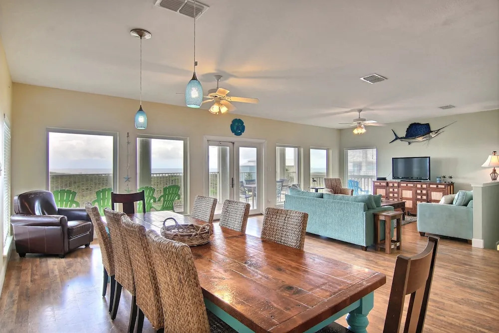 Ocean Oasis 5 Bedrooms 4 Bathrooms Home