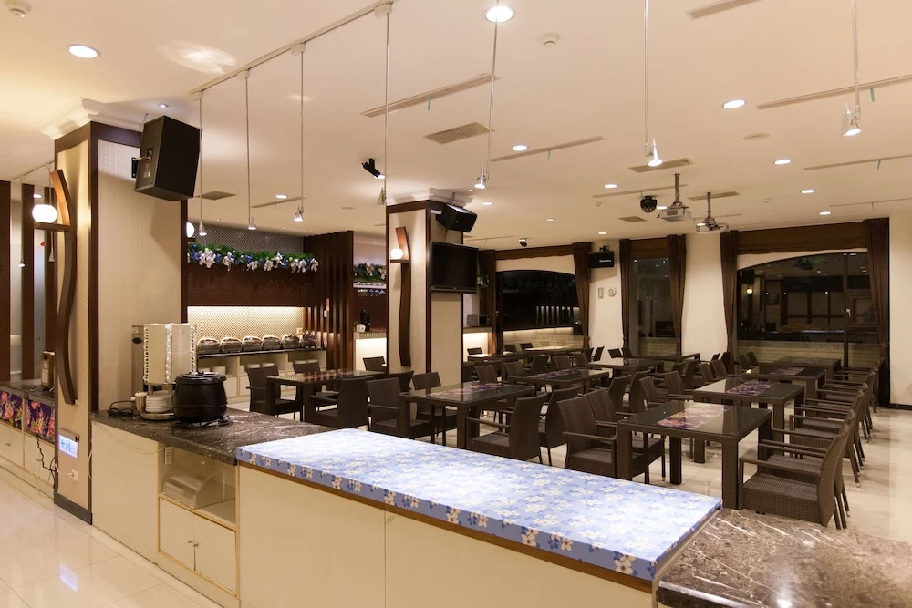 F Hotel - Sanyi - pet-friendly