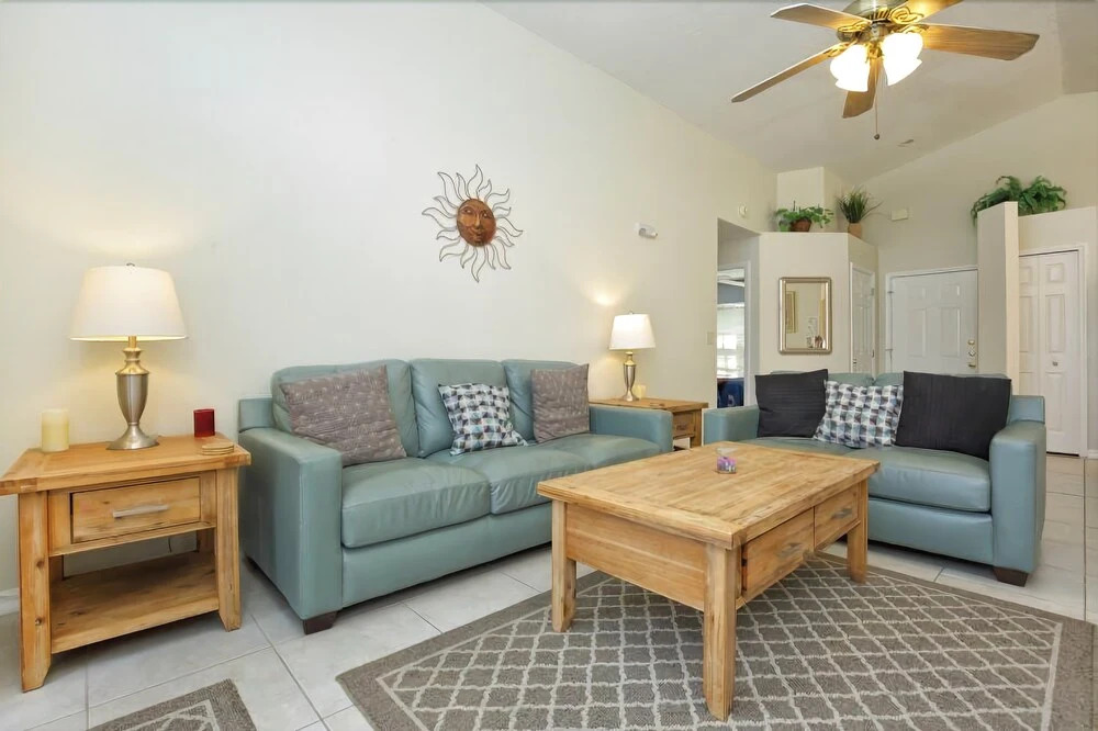 Cozy and Charming Gated Family Style Home w Pool