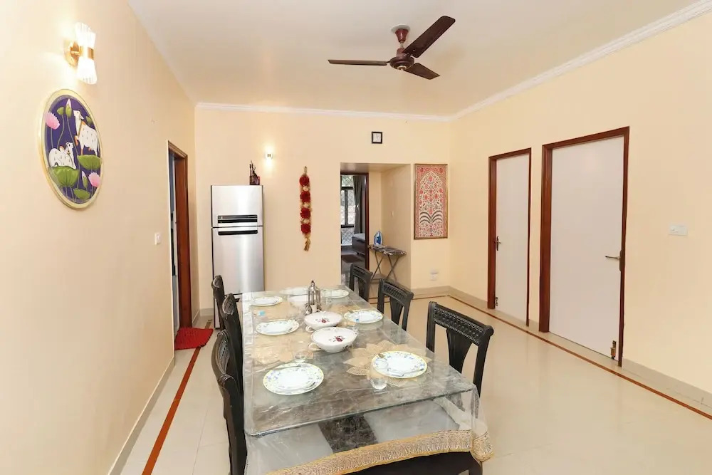 Taj Luxuria by Red Olive10min to Taj Mahal3bhk