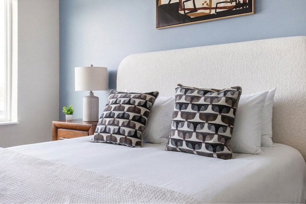 Landing Furnished Apartments Near Northside