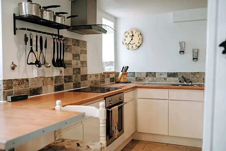 Hamilton Lodge - Cottage sleeps 8