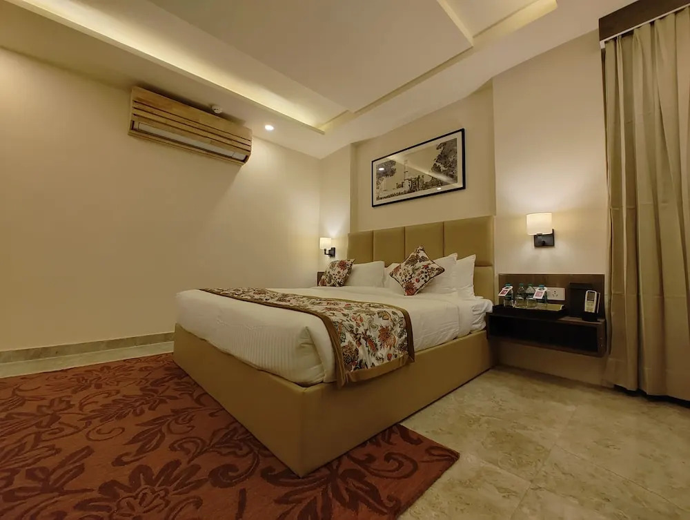 Regenta Inn Greater Noida, 15 Mins to India Expo Mart