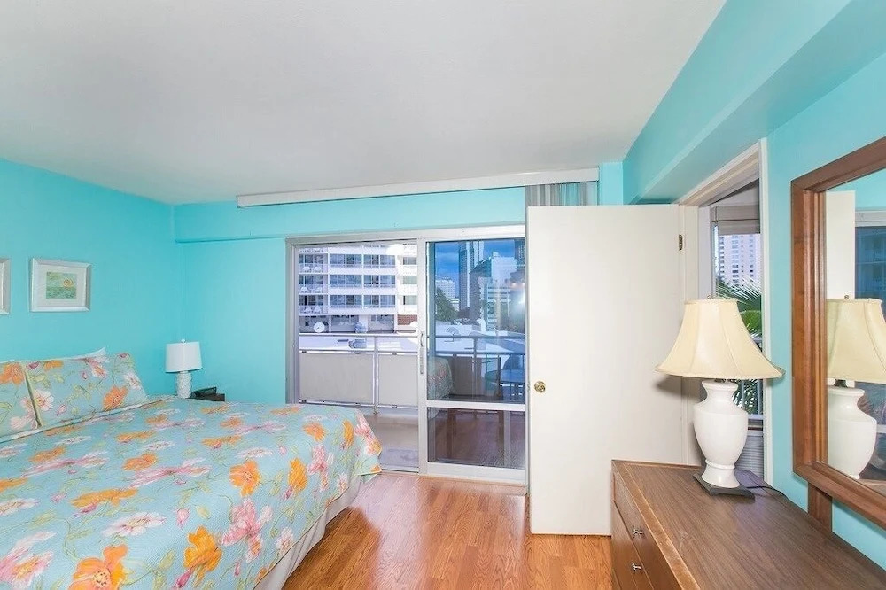 Ilikai Tower 409 2 Bedroom Condo
