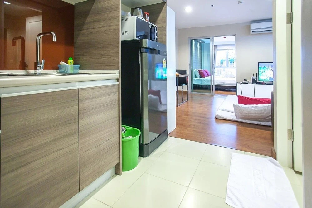 Near MRT Rama 9 Apartment