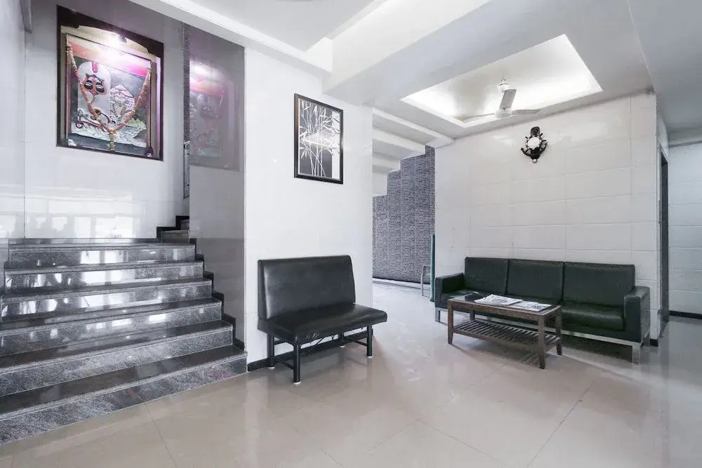 OYO Home 61748 Royal Stay Kalamboli