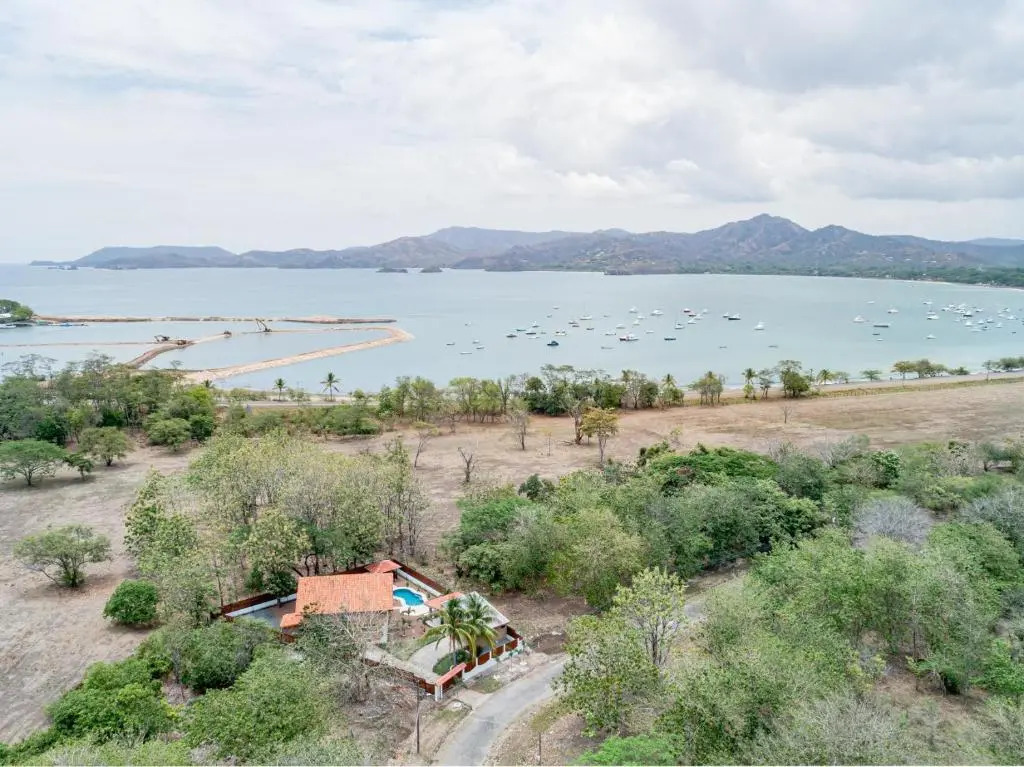 Flamingo Estates 18- 4 Br House With Pool