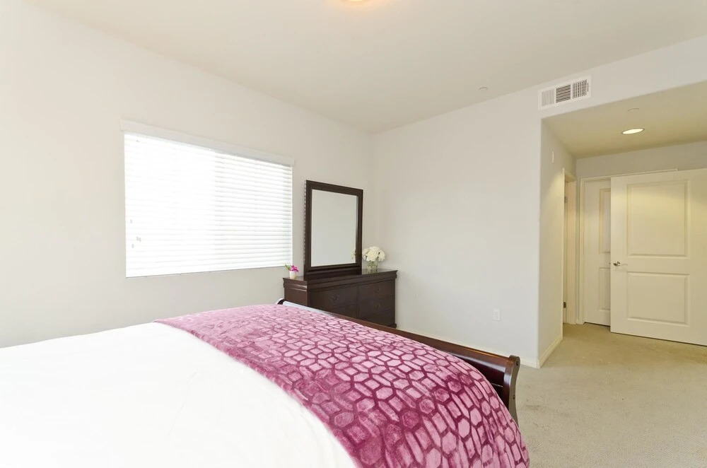 LA009 3 Bedroom Apartment By Senstay