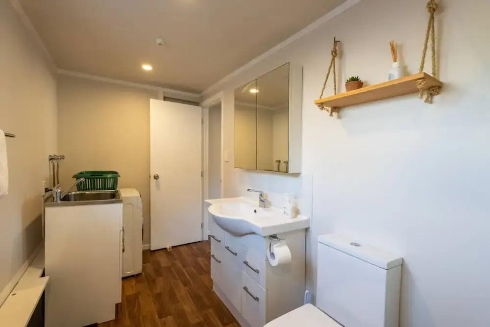 Cool 3 Bedroom Uptown Apartment Close to K Road