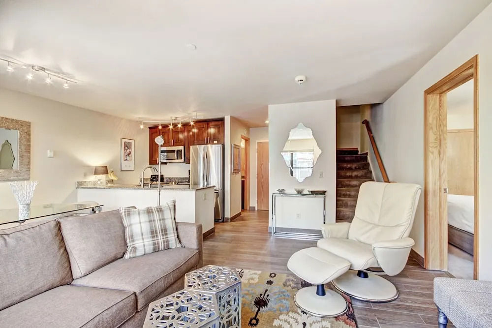 Luminous 2br 2ba - Upscale + Steps To Snowy Fun + Main St 2 Bedroom Condo by RedAwning
