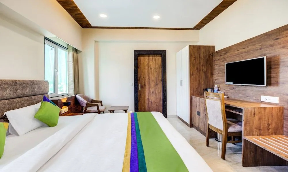 Opulence Inn - 500 Meters From Railway Station