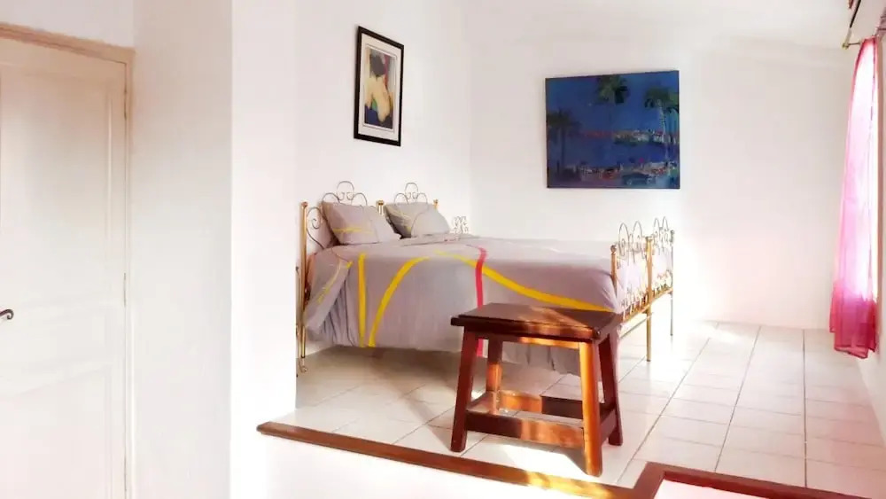 House With 4 Bedrooms in La Gaude, With Wonderful Mountain View, Priva