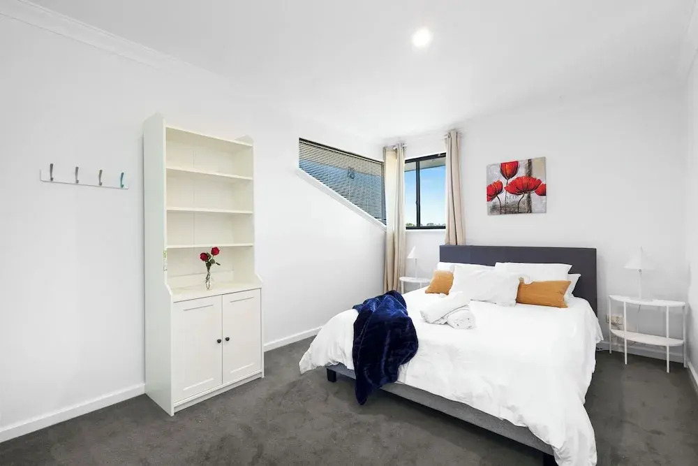 The Monaco Mansion Dianella - Sepal Stay