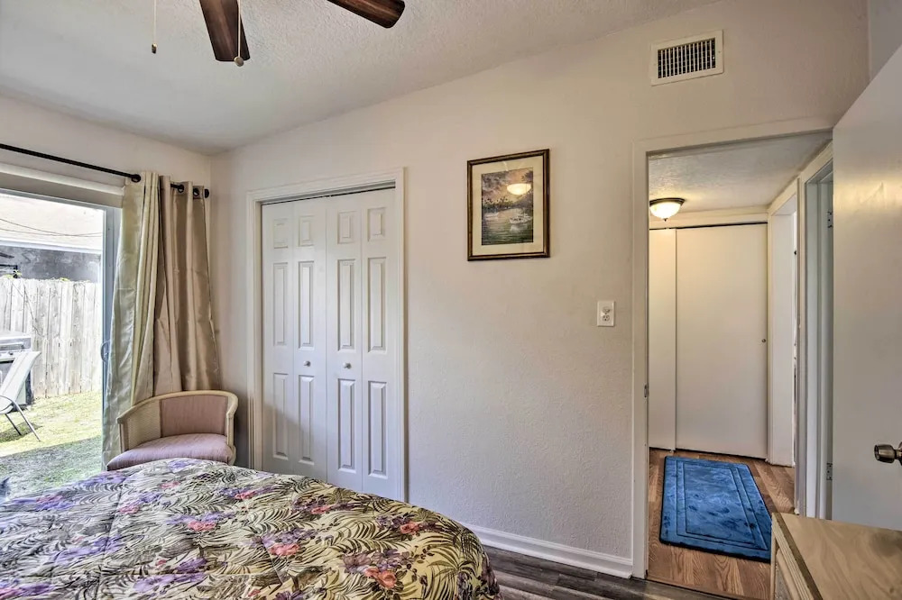Sunny Cocoa Beach Home: Walk to Sea + Attractions!