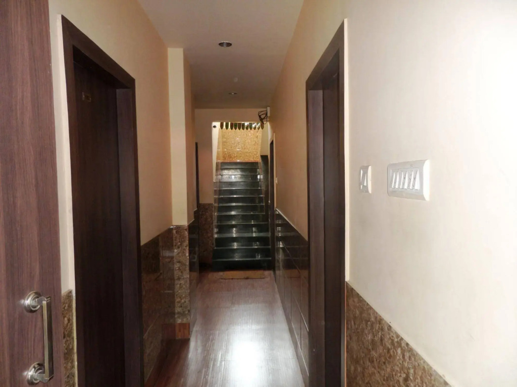 Hotel Cosmo Lodging