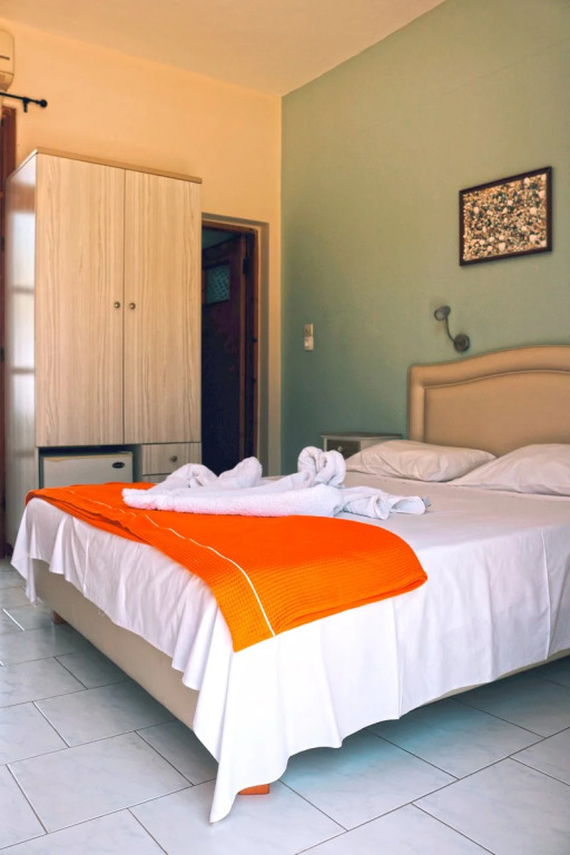 Esperida rooms & studios