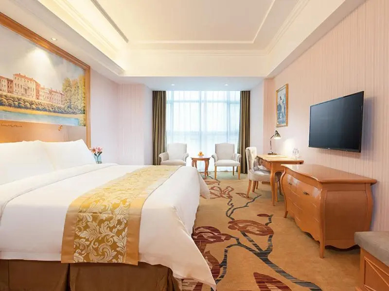 Vienna Hotel Guangdong Shaoguan Nanxiong Time Square