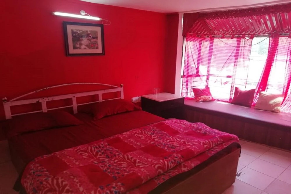 Goroomgo Avon Nainital