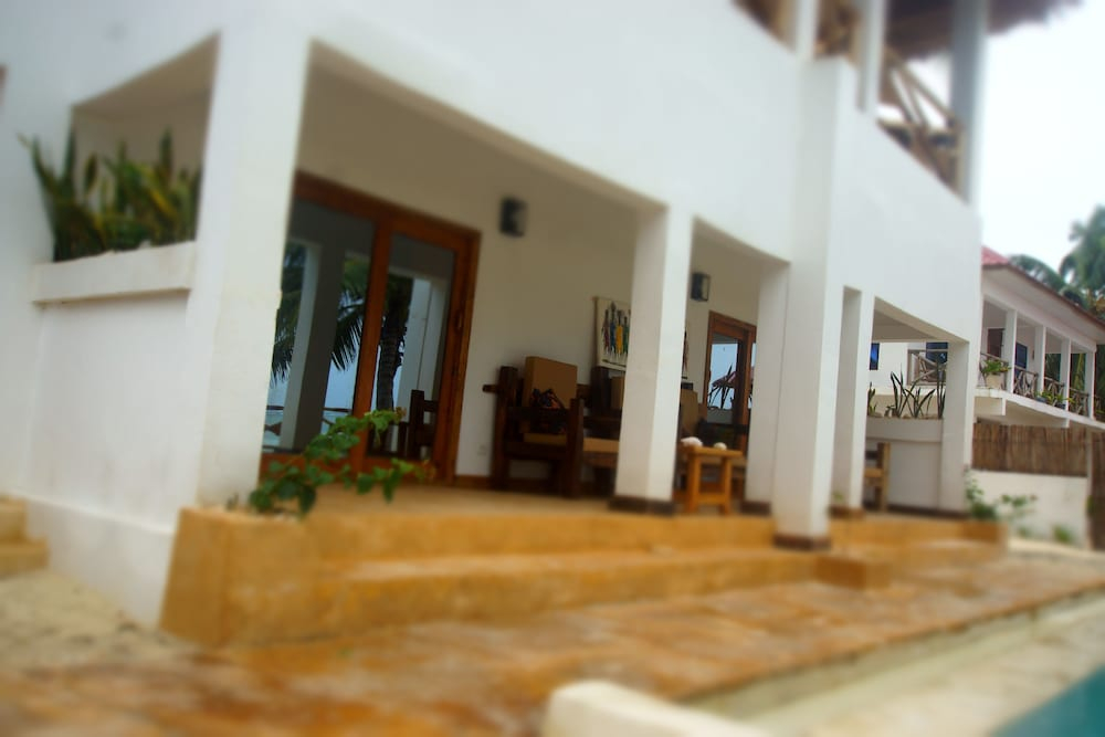 Amani Beach Villa