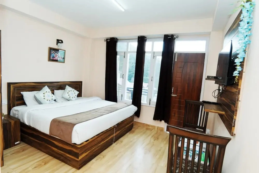Goroomgo Shree Shimla Stay