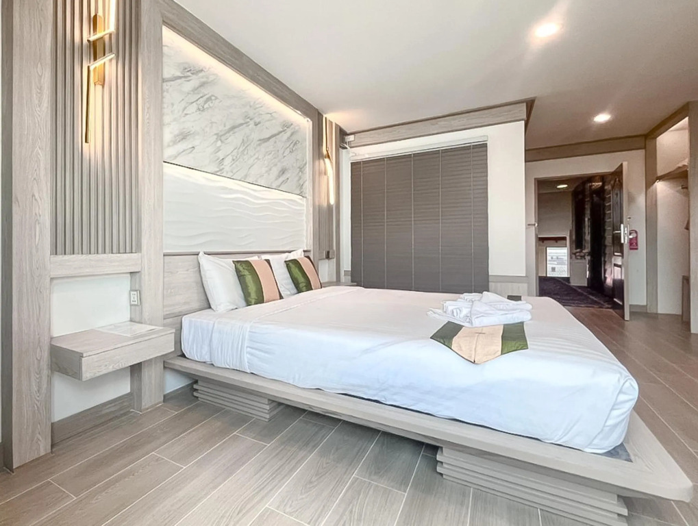 Ruean Phae Royal Park Hotel