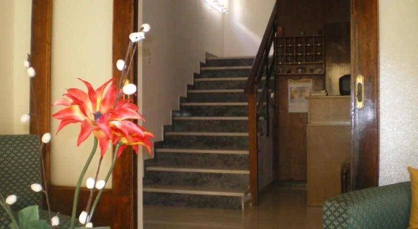Hotel Ion