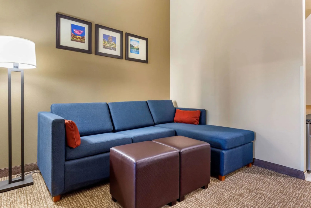 Comfort Suites Greensboro-High Point
