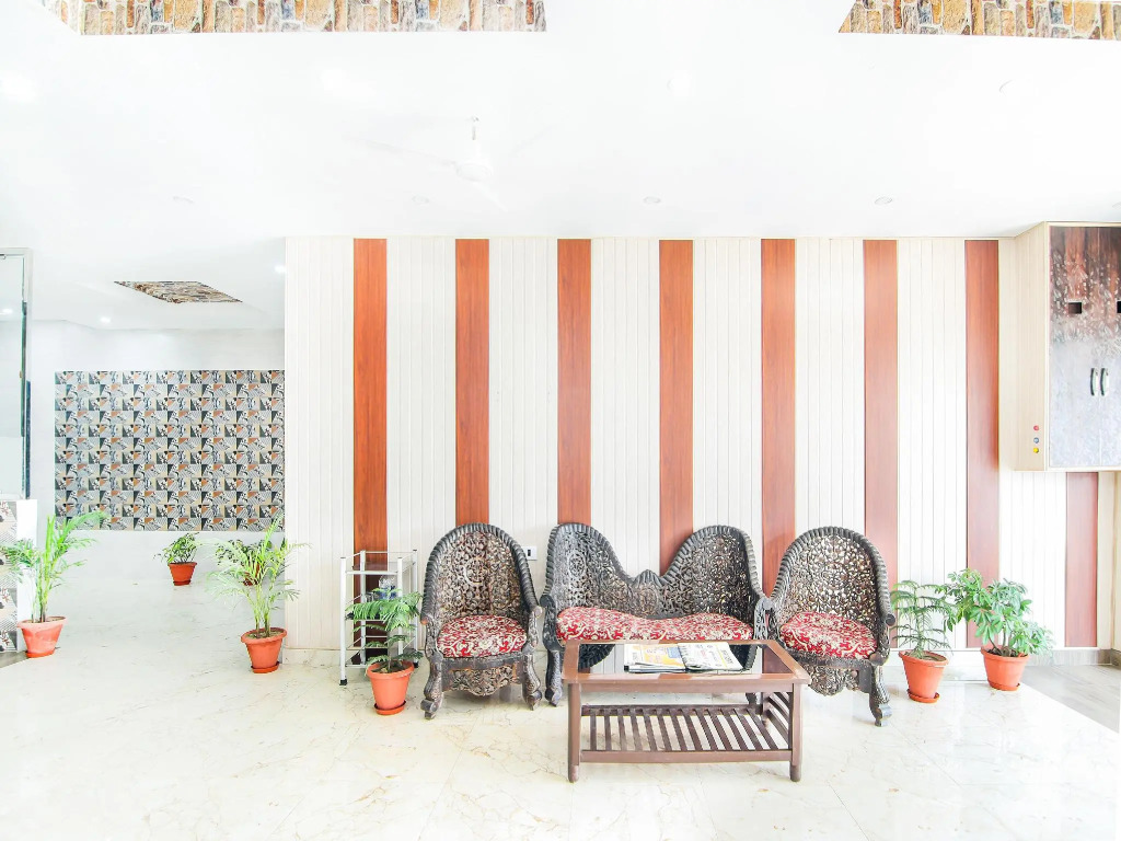 OYO 13314 Grand Almada Inn
